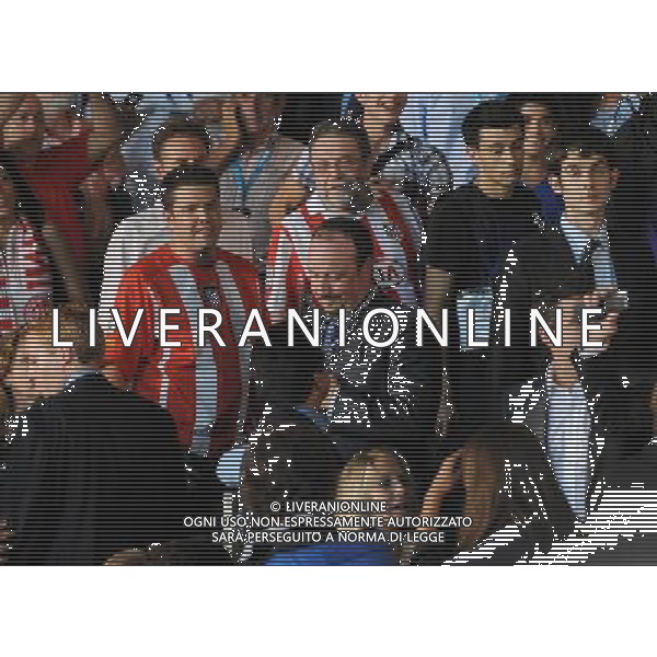 UEFA SuperCup 2010 Montecarlo (Principato di Monaco) - 27.08.2010 Inter-Atleco Madrid Nella Foto:delusione benitez passa fra il pubblico dopo la premiazione /Ph.Vitez-Ag. Aldo Liverani