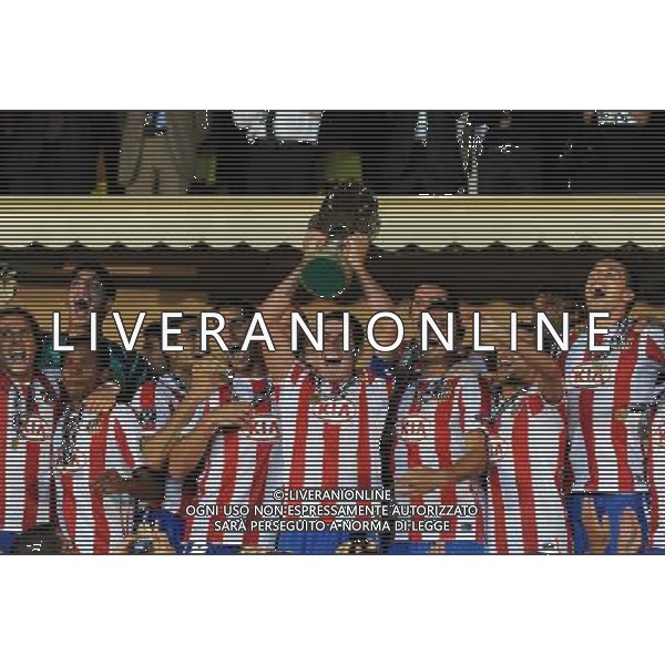 UEFA SuperCup 2010 Montecarlo (Principato di Monaco) - 27.08.2010 Inter-Atleco Madrid Nella Foto:antonio lopez alza la coppa /Ph.Vitez-Ag. Aldo Liverani