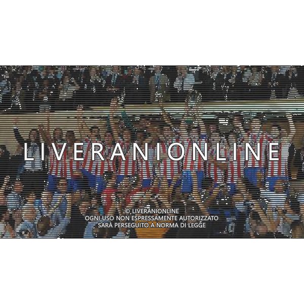 UEFA SuperCup 2010 Montecarlo (Principato di Monaco) - 27.08.2010 Inter-Atleco Madrid Nella Foto:lopez alza la coppa /Ph.Vitez-Ag. Aldo Liverani