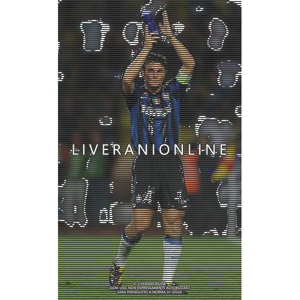 UEFA SuperCup 2010 Montecarlo (Principato di Monaco) - 27.08.2010 Inter-Atleco Madrid Nella Foto:delusione zanetti /Ph.Vitez-Ag. Aldo Liverani