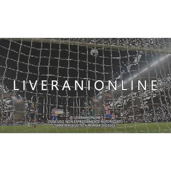 UEFA SuperCup 2010 Montecarlo (Principato di Monaco) - 27.08.2010 Inter-Atleco Madrid Nella Foto:traversa pandev a gioco fermo /Ph.Vitez-Ag. Aldo Liverani