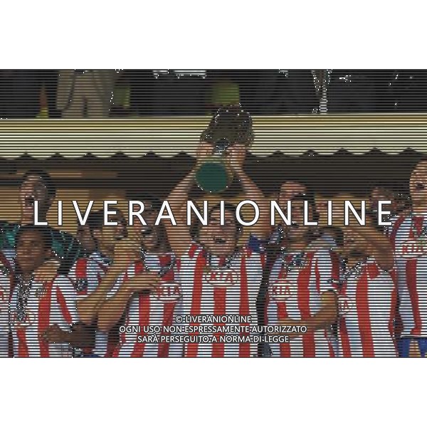 UEFA SuperCup 2010 Montecarlo (Principato di Monaco) - 27.08.2010 Inter-Atleco Madrid Nella Foto:Antonio LOPEZ alza la coppa /Ph.Vitez-Ag. Aldo Liverani