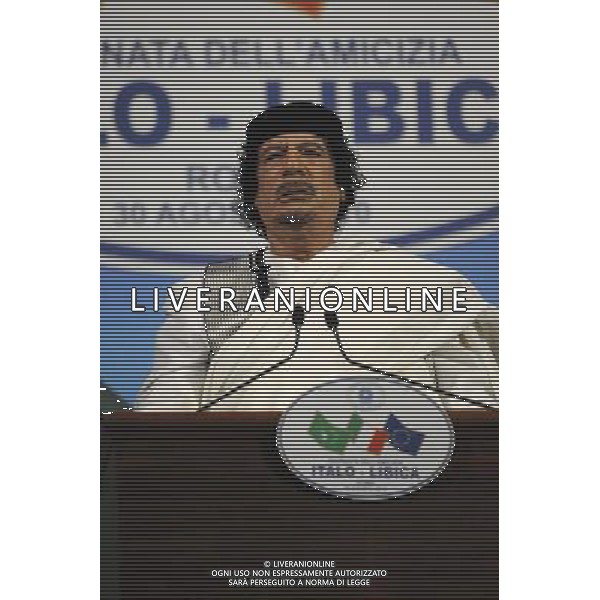 Roma - 30/08/2010 - Caserma Salvo d\'Acquisto - Il Presidente del Consiglio Silvio Berlusconi incontra il Leader della Rivoluzione Muammar Gheddafi - nella foto: ph. Corradetti / ©Aldo Liverani Sas