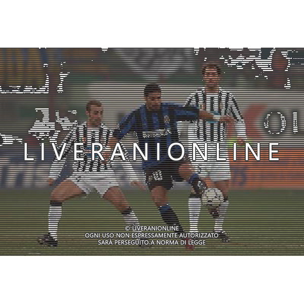 Inter-Juventus Coppa Italia semifinale ritorno Tim Cup 12/02/2004 nella foto adriano tra paolo montero e igor tudor* foto marco luzzani/Agenzia Aldo liverani