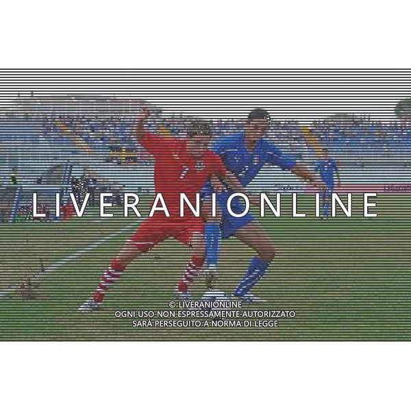 Pescara - 07/09/2010 - Stadio \'Adriatico\' - Qualificazioni Campionato Europeo Under 21 2011 - Italia vs Galles - nella foto: Ezequiel Matias Schelotto e Allen ph. Corradetti / ©Aldo Liverani Sas