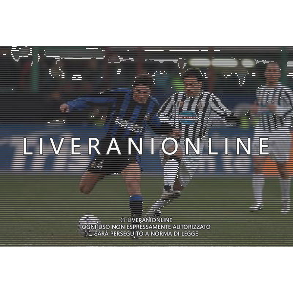 Inter-Juventus Coppa Italia semifinale ritorno Tim Cup 12/02/2004 nella foto javier zanetti e fabrizio miccoli* foto marco luzzani/Agenzia Aldo liverani