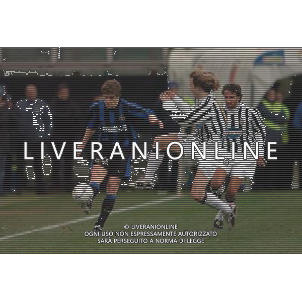 Inter-Juventus Coppa Italia semifinale ritorno Tim Cup 12/02/2004 nella foto thomas helveg e nedved pavel* foto marco luzzani/Agenzia Aldo liverani