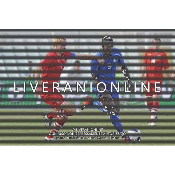 Pescara - 07/09/2010 - Stadio \'Adriatico\' - Qualificazioni Campionato Europeo Under 21 2011 - Italia vs Galles - nella foto: Stefano OKAKA e MACDONALD ph. Corradetti / ©Aldo Liverani Sas