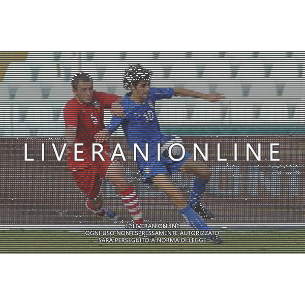 Pescara - 07/09/2010 - Stadio \'Adriatico\' - Qualificazioni Campionato Europeo Under 21 2011 - Italia vs Galles - nella foto: Diego FABBRINI contrastato da EARDLEY ph. Corradetti / ©Aldo Liverani Sas