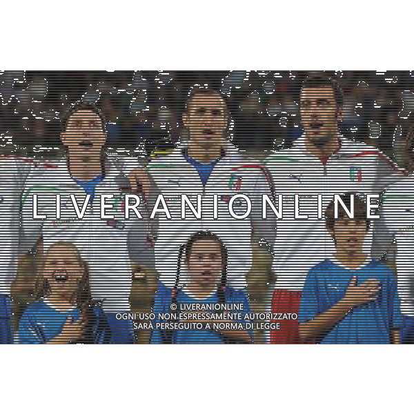 Qualificazioni ai Campionati Europei UEFA EURO 2012 Gruppo C Firenze - 07.09.2010 Italia-Far Oer Nella Foto:Riccardo MONTOLIVO-Giorgio CHIELLINI-Emiliano VIVIANO e Bambini cantano l\'inno nazionale /Ph.Vitez-Ag. Aldo Liverani
