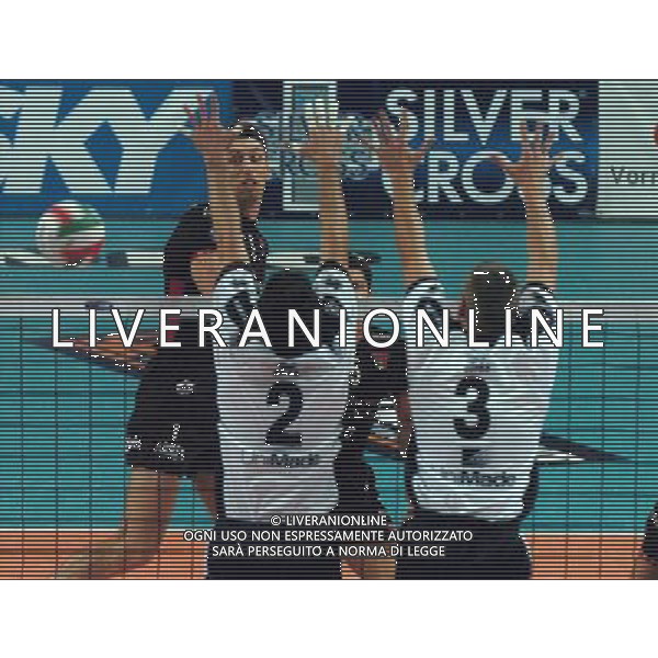 LA SPEZIA 11/02/04 FINAL EIGHT COPPA ITALIA SISLEY TREVISO-UNIMADE PARMA nella foto dineikin stanislav ph gigi arcaini/ag.aldo liverani