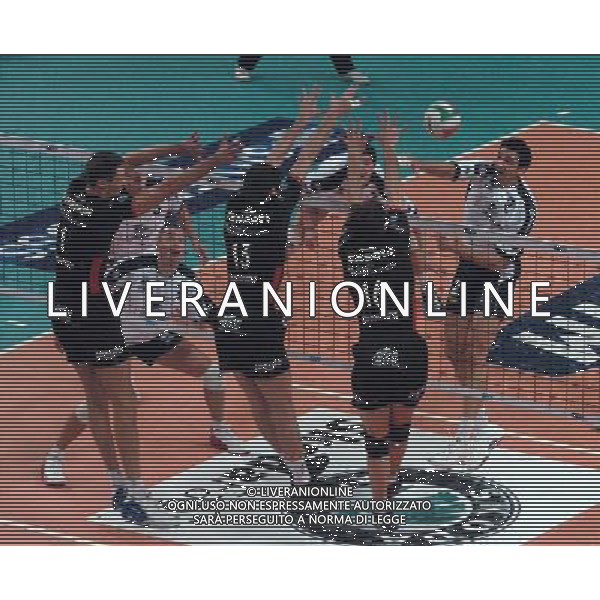 LA SPEZIA 11/02/04 FINAL EIGHT COPPA ITALIA SISLEY TREVISO-UNIMADE PARMA nella foto gkiourdas marios ph gigi arcaini/ag.aldo liverani