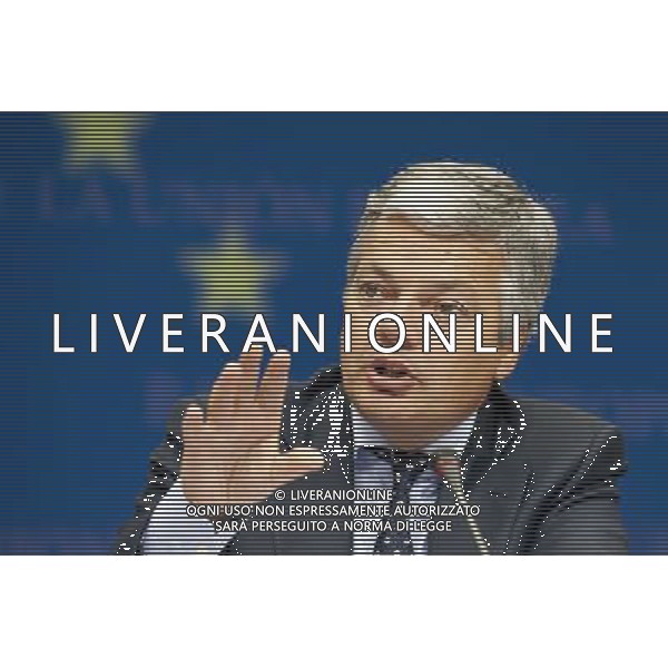 Chairman of the Ecofin council Belgian Finance Minister Didier Reynders holds a press conference after EU finance ministers council ( ECOFIN ) at European Council headquarters in Brussels, Belgium on 2010-09-07 by Wiktor Dabkowski Riunione e Conferenza Stampa dei ministri delle finanze dell\'Eurogruppo presso la sede del Consiglio europeo a Bruxelles, in Belgio 07/09/2010