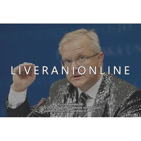 Olli Rehn the European Monetary Affairs Commissioner hold a press conference after EU finance ministers council ( ECOFIN ) at European Council headquarters in Brussels, Belgium on 2010-09-07 by Wiktor Dabkowski Riunione e Conferenza Stampa dei ministri delle finanze dell\'Eurogruppo presso la sede del Consiglio europeo a Bruxelles, in Belgio 07/09/2010