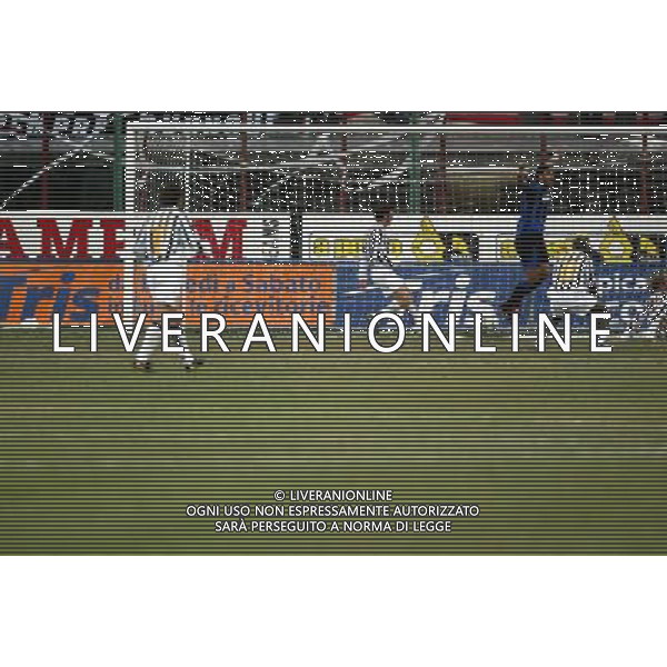 milano 12/02/04 inter-juventus coppa italia tim cup nella foto adani daniele ph junior belardo / ag aldo liverani s.a.s