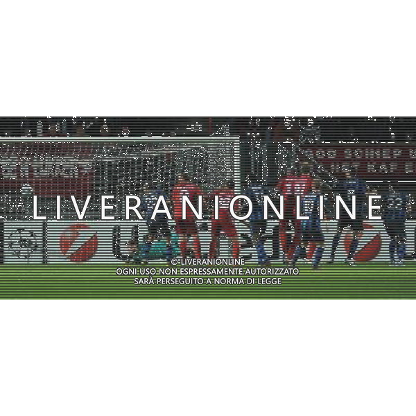 UEFA Champions League 2010/2011 Gruppo A Enschede (Olanda) - 14.09.2010 Twente-Inter Nella Foto:autogol milito /Ph.Vitez-Ag. Aldo Liverani