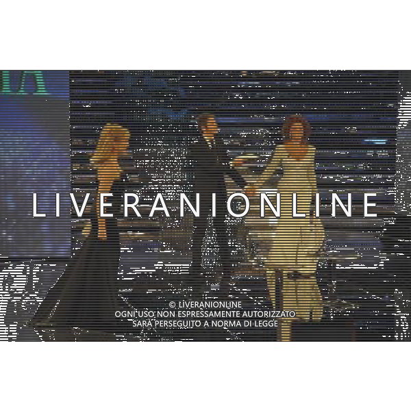 MISS ITALIA 2010 - FINALE PALALIABEL ( SALSOMAGGIORE TERME) nella foto: MILLY CARLUCCI - EMANUELE FILIBERTO DI SAVOIA - SOPHIA LOREN © GRAZIOLI - AG. ALDO LIVERANI SAS 