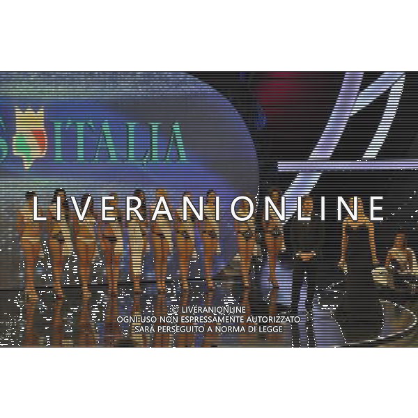 MISS ITALIA 2010 - FINALE PALALIABEL ( SALSOMAGGIORE TERME) nella foto: LE MISS - MILLY CARLUCCI - EMANUELE FILIBERTO DI SAVOIA © GRAZIOLI - AG. ALDO LIVERANI SAS 