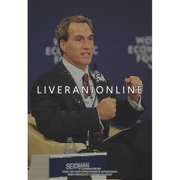 (100914) -- TIANJIN, Sept. 14, 2010 -- Dov Seidman, founder, chairman and chief executive officer of LRN of USA, makes a gesture during the plenary session on \'Sustainability and Corporate Competitiveness: Going beyond Green Goals\' of the World Economic Forum (WEF) Annual Meeting of the New Champions 2010, at Tianjin Meijiang Convention Center, in north China\'s Tianjin Municipality on Sept. 14, 2010. Liu Haifeng) (axy) ©PHOTOSHOT/Agenzia Aldo Liverani Sas - ITALY ONLY - EDITORIAL USE ONLY -