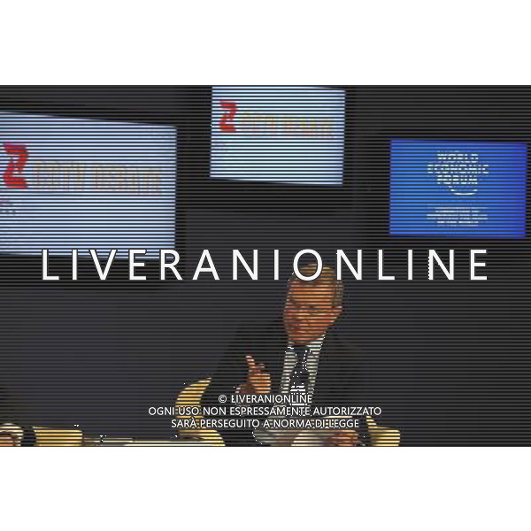 (100914) -- TIANJIN, Sept. 14, 2010 -- Sir Martin Sorrell, chief executive officer of WPP of the United Kingdom, makes a gesture during the TV debate on ¡8Rethinking China¡¯s Competitive Edge¡± of the World Economic Forum (WEF) Annual Meeting of the New Champions 2010, at Tianjin Meijiang Convention Center, in north China\'s Tianjin Municipality on Sept. 14, 2010. Ma Ping)(axy) ©PHOTOSHOT/Agenzia Aldo Liverani Sas - ITALY ONLY - EDITORIAL USE ONLY -