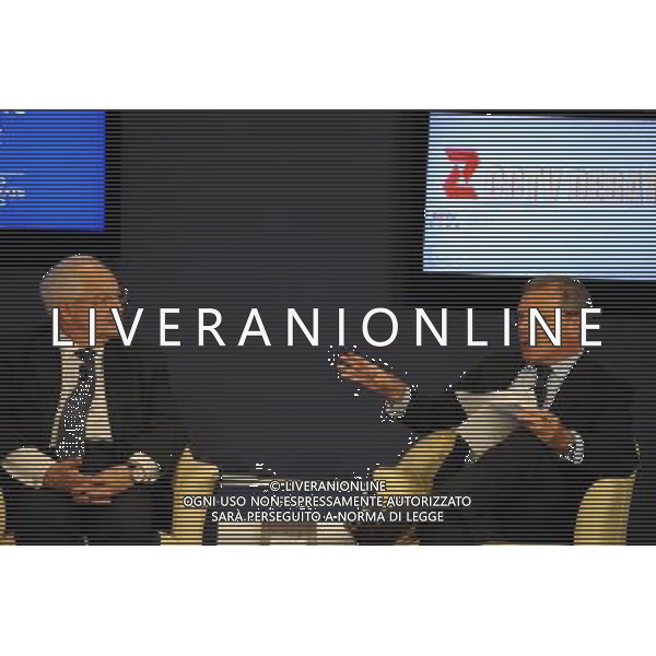 (100914) -- TIANJIN, Sept. 14, 2010 -- Sir Martin Sorrell (R), chief executive officer of WPP of the United Kingdom, and Martin Wolf, associate editor and chief economics commentator of the Financial Times of the United Kingdom, attend the TV debate on ¡8Rethinking China¡¯s Competitive Edge¡± of the World Economic Forum (WEF) Annual Meeting of the New Champions 2010, at Tianjin Meijiang Convention Center, in north China\'s Tianjin Municipality on Sept. 14, 2010. Ma Ping)(axy) ©PHOTOSHOT/Agenzia Aldo Liverani Sas - ITALY ONLY - EDITORIAL USE ONLY -