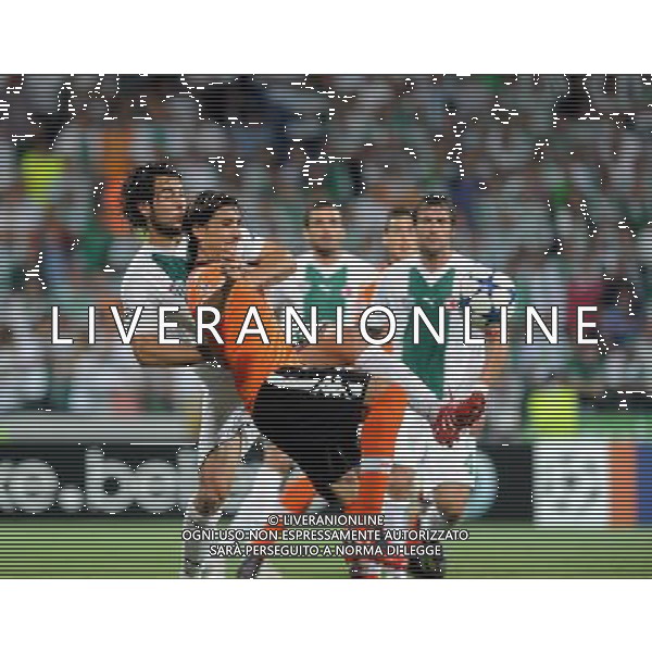 UEFA Champions League group C match between Bursaspor Turkey and Valencia Spain at Ataturk Stadium in Bursa, Turkey 14.09.2010 Valencia won scored 4 - 0 Pictured: Mehmet Topal (front) of Valencia and Ozan Ipek (back) of Bursaspor. FOT. SESKIMPHOTO/NEWSPIX/Agenzia Aldo Liverani Sas ONLY ITALY *** Local Caption *** .