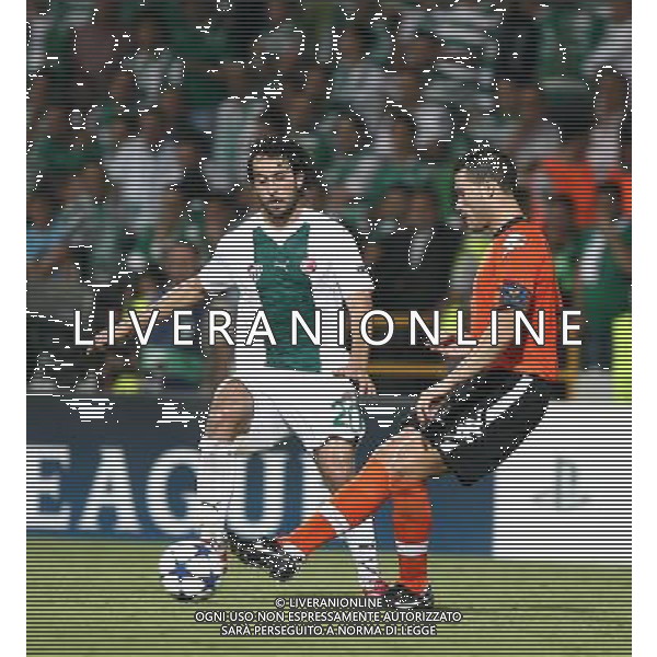 UEFA Champions League group C match between Bursaspor Turkey and Valencia Spain at Ataturk Stadium in Bursa, Turkey 14.09.2010 Valencia won scored 4 - 0 Pictured: Ozan Ipek (L) of Bursaspor and David Navarro (R) of Valencia. FOT. SESKIMPHOTO/NEWSPIX/Agenzia Aldo Liverani Sas ONLY ITALY *** Local Caption *** .