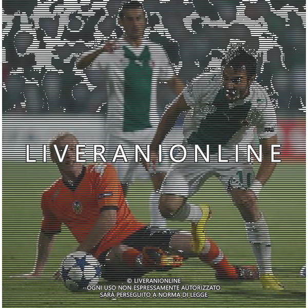 UEFA Champions League group C match between Bursaspor Turkey and Valencia Spain at Ataturk Stadium in Bursa, Turkey 14.09.2010 Valencia won scored 4 - 0 Pictured: Jeremy Mathieu (L) of Valencia and Volkan Sen (R) of Bursaspor. FOT. SESKIMPHOTO/NEWSPIX/Agenzia Aldo Liverani Sas ONLY ITALY *** Local Caption *** .