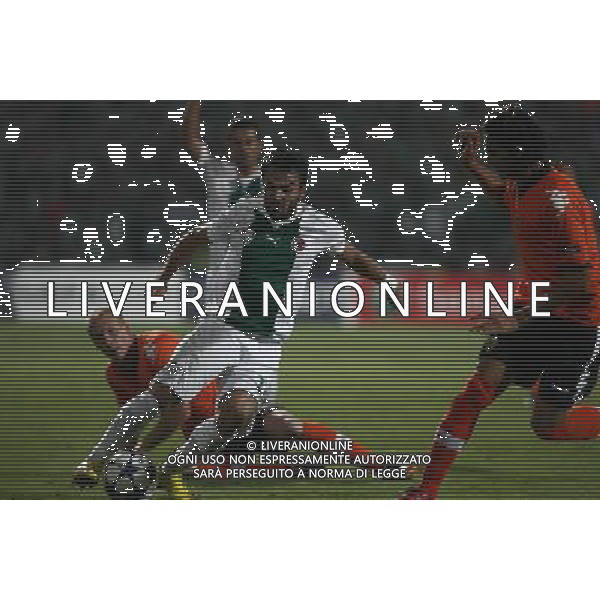 UEFA Champions League group C match between Bursaspor Turkey and Valencia Spain at Ataturk Stadium in Bursa, Turkey 14.09.2010 Valencia won scored 4 - 0 Pictured: Volkan Sen (L) of Bursaspor and Mehmet Topal (R) of Valencia. FOT. SESKIMPHOTO/NEWSPIX/Agenzia Aldo Liverani Sas ONLY ITALY *** Local Caption *** .