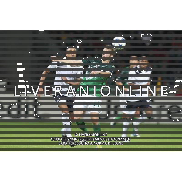 BREMA 14.09.2010 MECZ 1. KOLEJKA GRUPA A LIGA MISTRZOW SEZON 2010/11: WERDER BREMA - TOTTENHAM LONDYN 2:2 --- CHAMPIONS LEAGUE MATCH GROUP A: WERDER BREMEN - TOTTENHAM HOTSPUR FC 2:2 JERMAINE JENAS AARON HUNT WERDER BREMA TOTTENHAM FOT. NEWSPIX/ALDO LIVERANI SAS ITALY ONLY *** Local Caption *** .