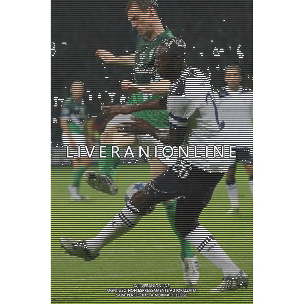 BREMA 14.09.2010 MECZ 1. KOLEJKA GRUPA A LIGA MISTRZOW SEZON 2010/11: WERDER BREMA - TOTTENHAM LONDYN 2:2 --- CHAMPIONS LEAGUE MATCH GROUP A: WERDER BREMEN - TOTTENHAM HOTSPUR FC 2:2 TIM BOROWSKI LEDLEY KING WERDER BREMA TOTTENHAM FOT. NEWSPIX/ALDO LIVERANI SAS ITALY ONLY *** Local Caption *** .