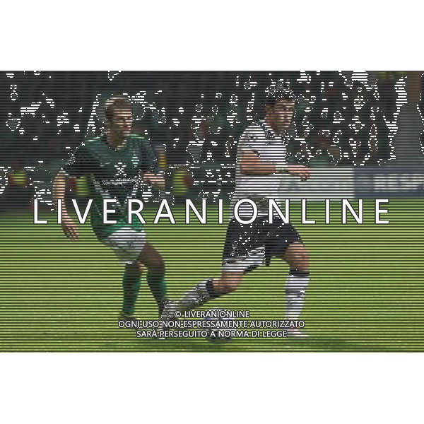 BREMA 14.09.2010 MECZ 1. KOLEJKA GRUPA A LIGA MISTRZOW SEZON 2010/11: WERDER BREMA - TOTTENHAM LONDYN 2:2 --- CHAMPIONS LEAGUE MATCH GROUP A: WERDER BREMEN - TOTTENHAM HOTSPUR FC 2:2 AARON HUNT GARETH BALE WERDER BREMA TOTTENHAM FOT. NEWSPIX/ALDO LIVERANI SAS ITALY ONLY *** Local Caption *** .