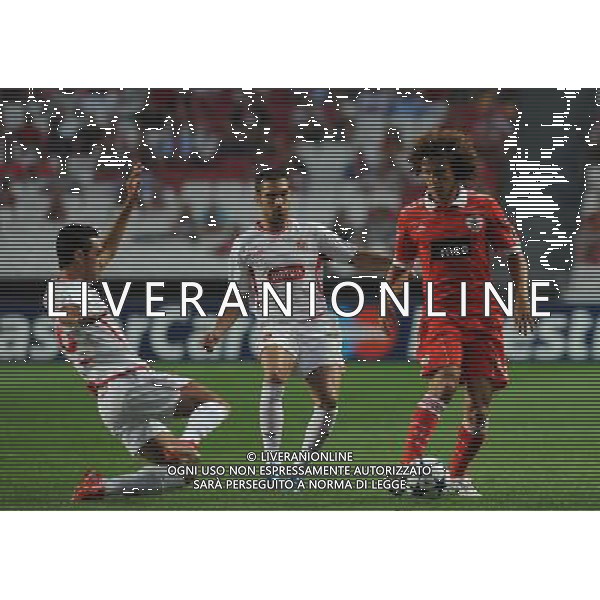 20100914: LISBON, PORTUGAL - SL Benfica vs Hapoel Tel Aviv FC: UEFA Champions League 2010/2011 - Group Stage. In picture: David Luiz (Benfica). FOTO: CITYFILES/NEWSPIX.PL/ag.ALDO LIVERANI sas italy *** Local Caption *** ,