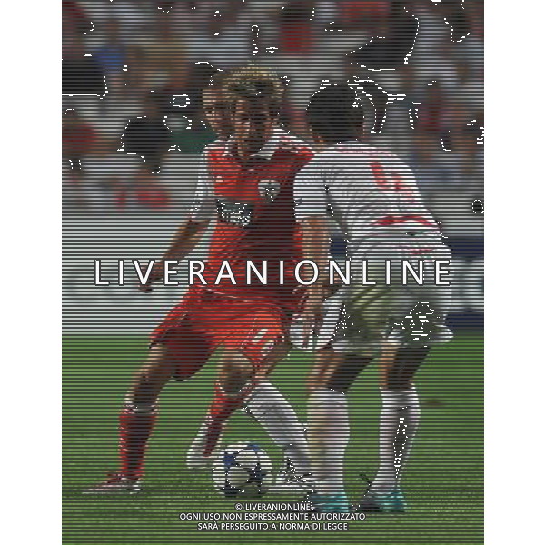 20100914: LISBON, PORTUGAL - SL Benfica vs Hapoel Tel Aviv FC: UEFA Champions League 2010/2011 - Group Stage. In picture: Fabio Coentrao (Benfica). FOTO: CITYFILES/NEWSPIX.PL/ag.ALDO LIVERANI sas italy *** Local Caption *** ,