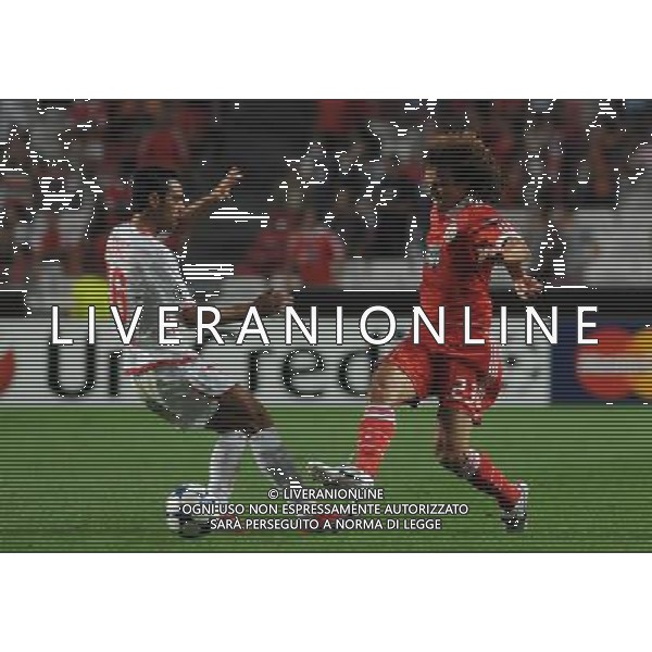 20100914: LISBON, PORTUGAL - SL Benfica vs Hapoel Tel Aviv FC: UEFA Champions League 2010/2011 - Group Stage. In picture: David Luiz (Benfica) and Eran Zahavi (Hapoel Tel Aviv). FOTO: CITYFILES/NEWSPIX.PL/ag.ALDO LIVERANI sas italy *** Local Caption *** ,
