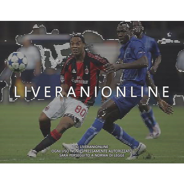 Milan - Auxerre Champions League 15/09/2010 nella foto ronaldinho e coulibaly ©luzzani/Agenzia Aldo Liverani Sas