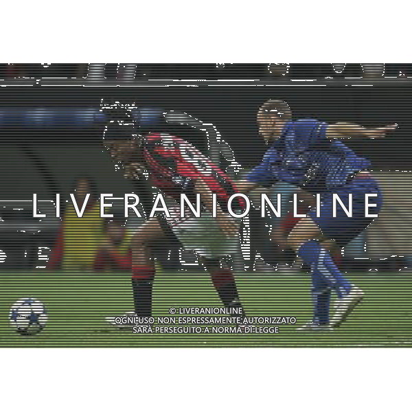 Milano 15-09-2010 Champions League 2010/11 Milan-Auxerre 2:0 nella foto ronaldinho e jean-pascal mignot ph marco luzzani/ag aldo liverani s.a.s.