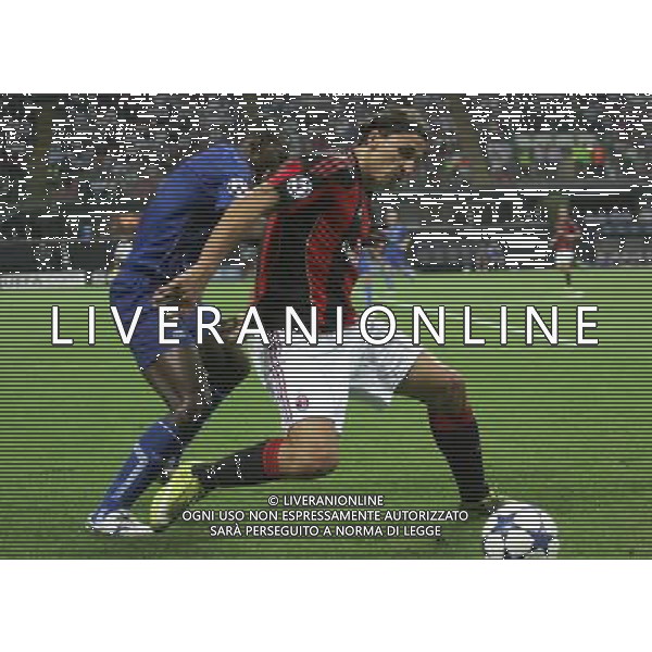 Milano 15-09-2010 Champions League 2010/11 Milan-Auxerre 2:0 nella foto zlatan ibrahimovic e adama coulibaly ph marco luzzani/ag aldo liverani s.a.s.