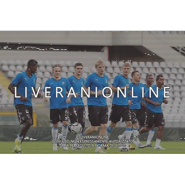 TORINO 15/09/2010 ALLENAMENTO DELLA SQUADRA DI CALCIO DEL LECH POZNAN ( POLONIA) PRIMA DELLA SFIDA DI EUROPA LEAGUE 2010/2011 CONTRO LA JUVENTUS nella foto: CALCIATORI IN ALLENAMENTO FOTO JERZY KLESZCZ/NEWSPIX.PL - AG. ALDO LIVERANI SAS ITALY ONLY