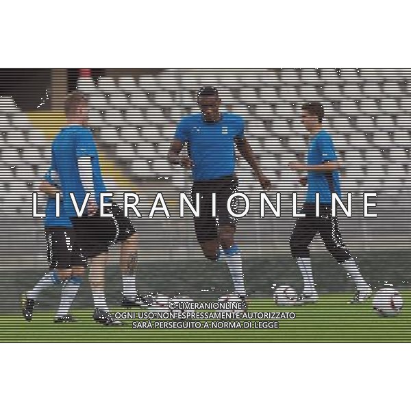 TORINO 15/09/2010 ALLENAMENTO DELLA SQUADRA DI CALCIO DEL LECH POZNAN ( POLONIA) PRIMA DELLA SFIDA DI EUROPA LEAGUE 2010/2011 CONTRO LA JUVENTUS nella foto: ARTUR WICHNIAREK I MANUEL ARBOLEDA FOTO JERZY KLESZCZ/NEWSPIX.PL - AG. ALDO LIVERANI SAS ITALY ONLY *** Local Caption *** 