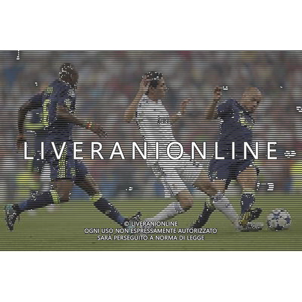 MADRID (15/(09/2010).- Champions League match Real Madrid vs Ajax Amsterdam. Angel Di Maria, Eyong Enoh and Vurnon Anita. Photo: Cesar Cebolla / ALFAQUI - AG. ALDO LIVERANI SAS ITALY ONLY REAL MADRID vs AJAX - CHAMPIONS LEAGUE 2010-2011