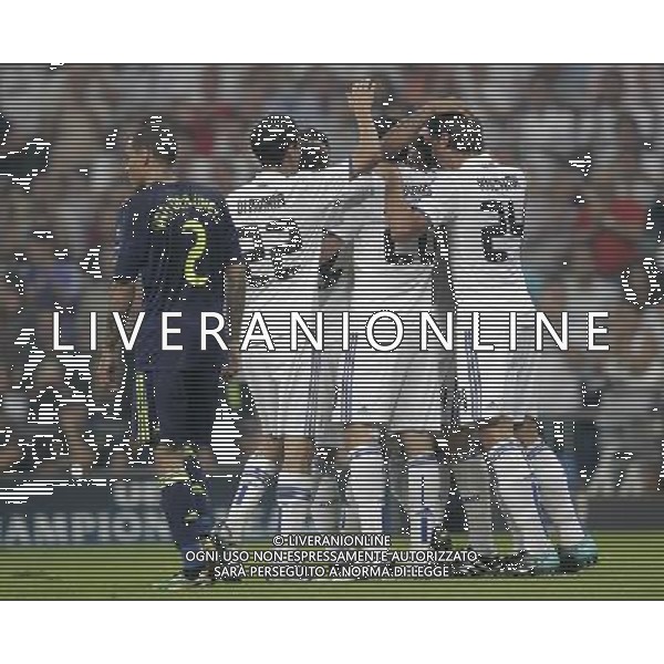 MADRID (15/(09/2010).- Champions League match Real Madrid vs Ajax Amsterdam. Gonzalo Higuain goal. Photo: Cesar Cebolla / ALFAQUI - AG. ALDO LIVERANI SAS ITALY ONLY REAL MADRID vs AJAX - CHAMPIONS LEAGUE 2010-2011