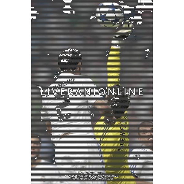 MADRID (15/(09/2010).- Champions League match Real Madrid vs Ajax Amsterdam. Ricardo Carvalho and Maarten Stekelenburg. Photo: Cesar Cebolla / ALFAQUI - AG. ALDO LIVERANI SAS ITALY ONLY REAL MADRID vs AJAX - CHAMPIONS LEAGUE 2010-2011