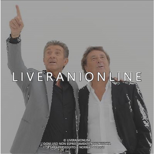 MILANO 16/9/2010 TRIENNALE V.le ALEMAGNA, 6 PRESENTAZIONE DELLA 23esima Edizione DEL PROGRAMMA TELEVISIVO DI CANALE 5 -STRISCIA LA NOTIZIA- NELLA FOTO EZIO GREGGIO E ENZO IACCHETTI FOTO ROMANO/AG ALDO LIVERANI