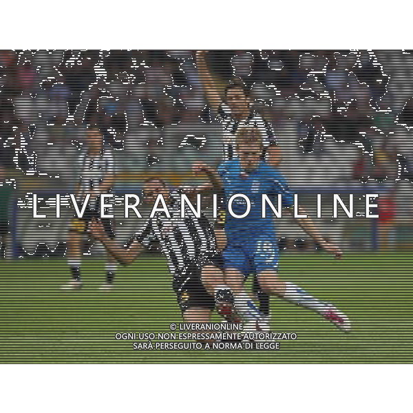 TORINO 16/09/2010 UEFA EUROPA LEAGUE 2010-2011 - PARTITA JUVENTUS vs LECH POZNAN nella foto : Rudnevs - Giorgio CHIELLINI ©  Maciej Nowaczyk / Newspix.pl- AG. ALDO LIVERANI SAS italy only 