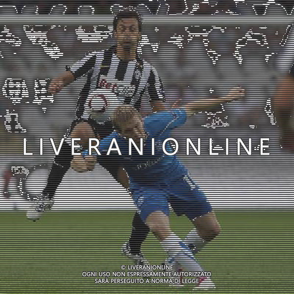 TORINO 16/09/2010 UEFA EUROPA LEAGUE 2010-2011 - PARTITA JUVENTUS vs LECH POZNAN nella foto: NICOLA LEGROTTAGLIE (JUVE) , (P) ARTJOM RUDNEVS (LECH) ©  JAKUB PIASECKI CYFRASPORT/NEWSPIX.PL- AG. ALDO LIVERANI SAS italy only *** Local Caption *** 