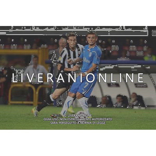 TORINO 16/09/2010 UEFA EUROPA LEAGUE 2010-2011 - PARTITA JUVENTUS vs LECH POZNAN nella foto: CLAUDIO MARCHISIO (JUVE) (P/R) JAKUB WILK (LECH) ©  JAKUB PIASECKI CYFRASPORT/NEWSPIX.PL- AG. ALDO LIVERANI SAS italy only 