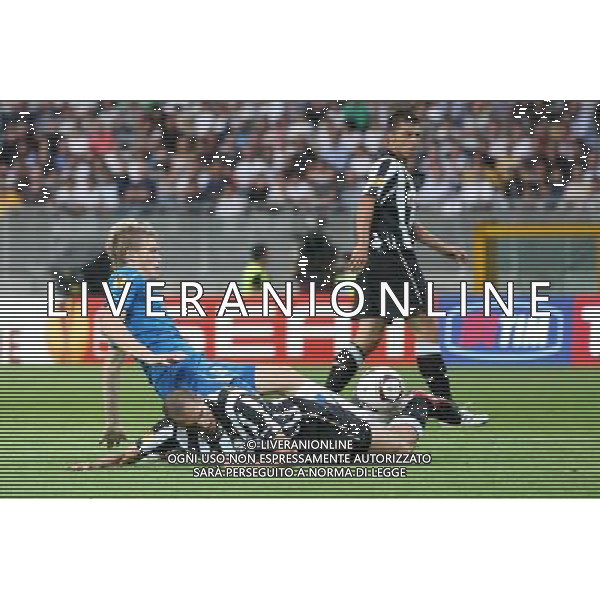 TORINO 16/09/2010 UEFA EUROPA LEAGUE 2010-2011 - PARTITA JUVENTUS vs LECH POZNAN nella foto: ARTJOMS RUDNEVS - GIORGIO CHIELLINI ©Ê LUKASZ GROCHALA/CYFRASPORT/NEWSPIX.PL- AG. ALDO LIVERANI SAS italy only 