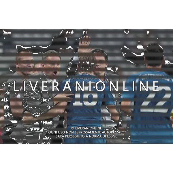 TORINO 16/09/2010 UEFA EUROPA LEAGUE 2010-2011 - PARTITA JUVENTUS vs LECH POZNAN nella foto: JACEK ZIELINSKI, allenatore del Lech Poznan, esulta dopo il gol - ARTJOMS RUDNEVS ©Ê LUKASZ GROCHALA/CYFRASPORT/NEWSPIX.PL- AG. ALDO LIVERANI SAS italy only 