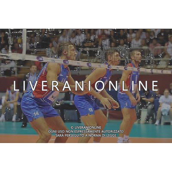 Trieste, 25/09 /2010. FIVB 2010 Men\'s World Championship Germania vs Serbia Gruppo F - 1 turno Nella foto: Miljkovic Ivan, Podrascanin Marko, Kovacevic Nikola, della Serbia Foto di Simone Ferraro / Ag. Aldo Liverani